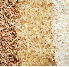 Le riz local concerne le riz irrigué ou pluvial produits dans diverses zones de production, décortiqué, blanchi et calibré également en plusieurs variétés.
